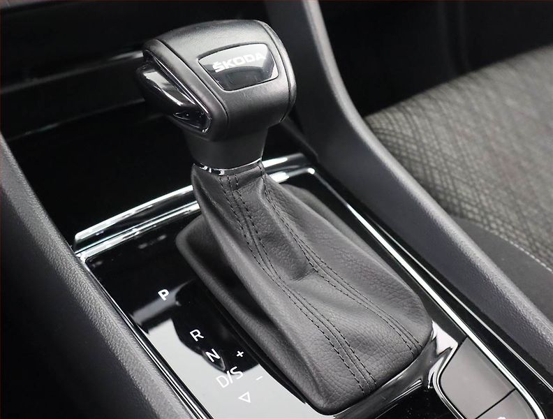 Škoda Karoq (2023) Style 2.0 TDI - fotka 13 z 24