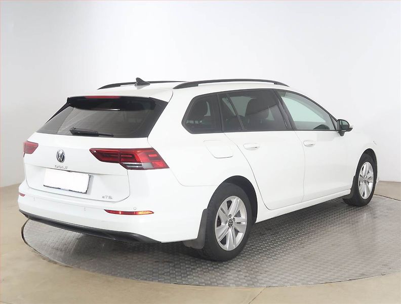 Volkswagen Golf (2021) 1.5 eTSI, Automat, Tempomat - fotka 5 z 19