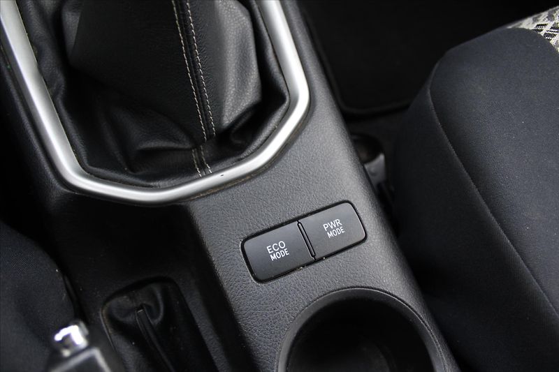 Toyota Hilux 2.4D4D 110kW EXPED. SPECIÁL ČR - fotka 22 z 24
