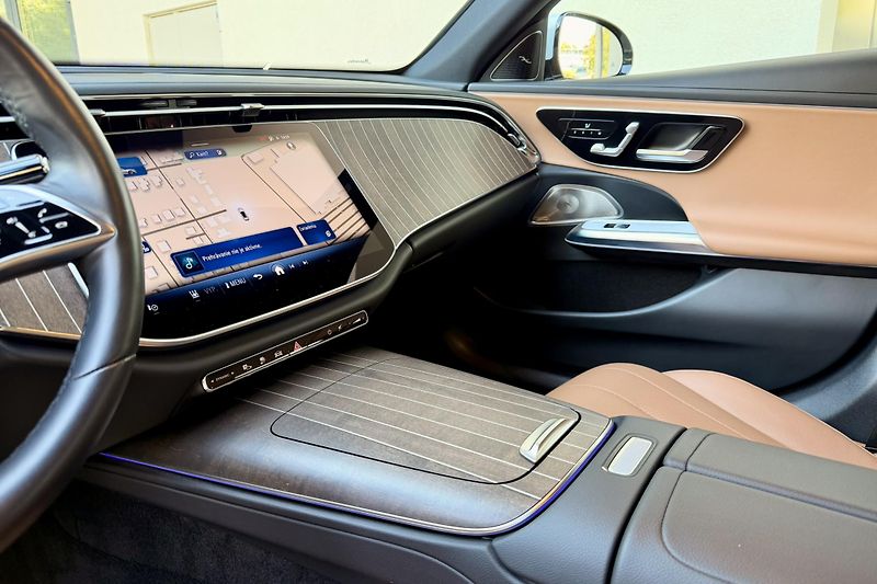 Mercedes-Benz Třídy E (2024) E 300de 4Matic  - fotka 20 z 68