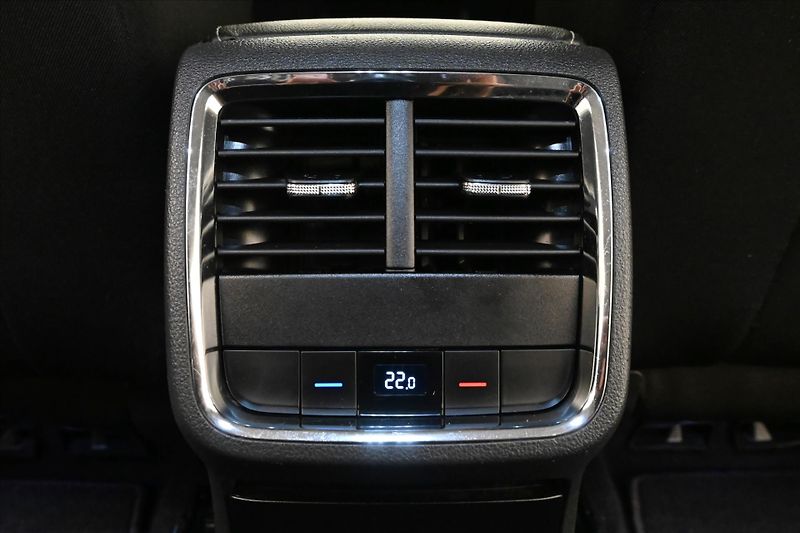 Škoda Octavia 2,0 TDI 110 kW DSG Style Záruk - fotka 22 z 32