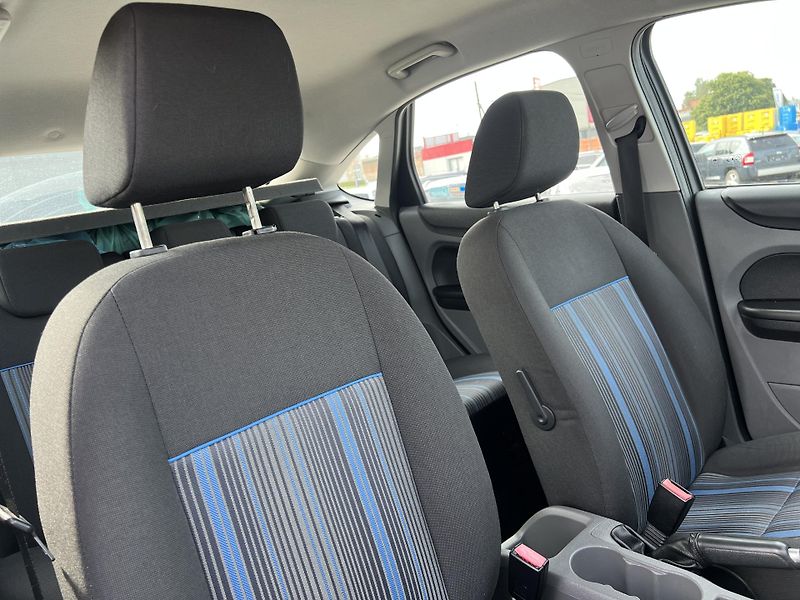 Ford Focus 1.4i 16v KOUPENO V ČR 1.MAJ. - fotka 26 z 33