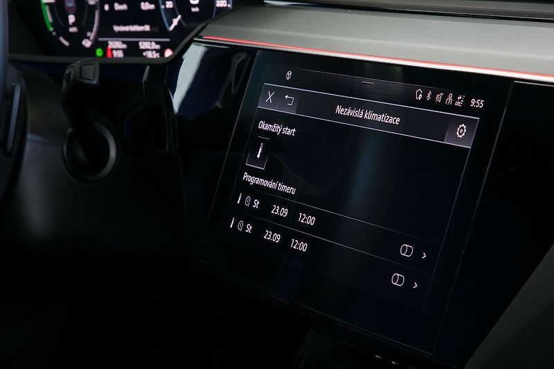 Audi e-tron 55 300kW Pano NightV HUD Tažné - fotka 35 z 50
