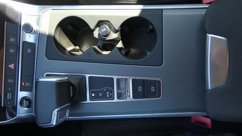 Audi A6 Avant 40 TDI Quattro S tronic - fotka 19 z 26
