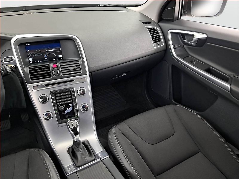 Volvo XC60 (2016) D4, 4X4, Automat, Serv.kniha - fotka 8 z 19