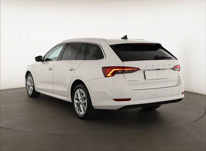 Škoda Octavia (2022) Style 1.4 TSI iV, Automat, ČR - fotka 4 z 27