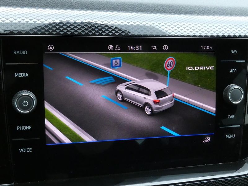 Volkswagen Polo People 1,0 TSI 85 kW 7DSG - fotka 29 z 30