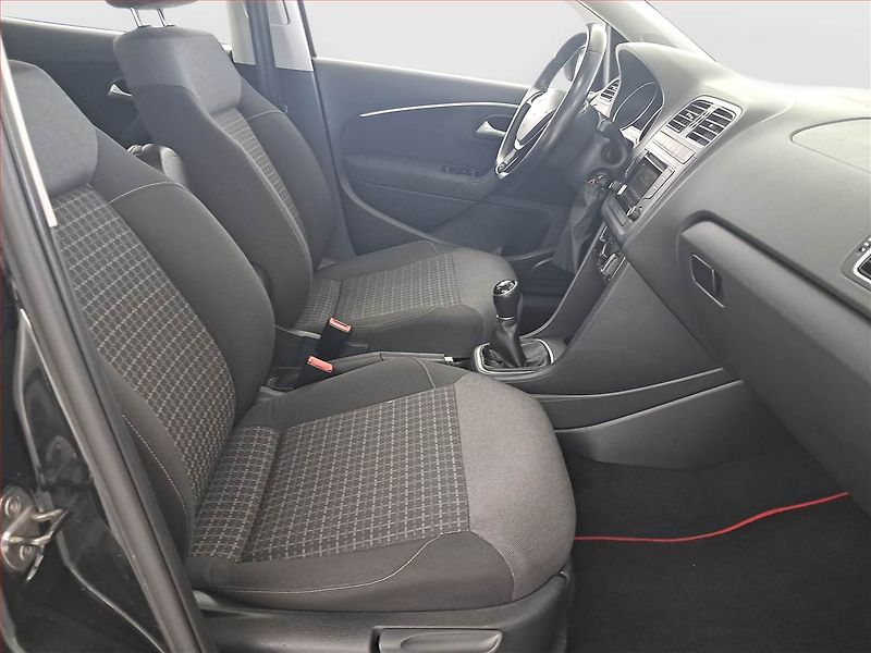 Volkswagen Polo (2016) 1.2 TSI, Serv.kniha, Tempomat - fotka 9 z 15
