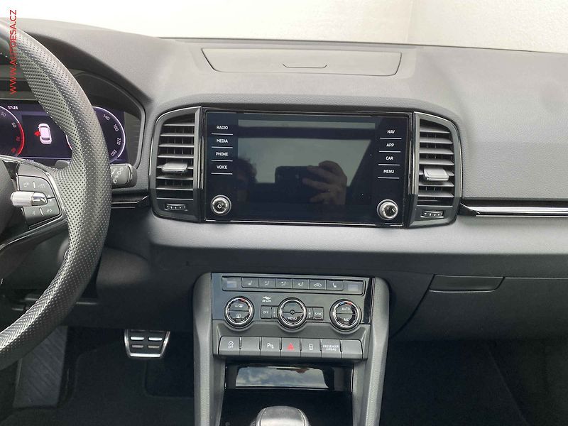 Škoda Karoq (2021) 1.5 TSi, SportLine, DSG - fotka 12 z 19
