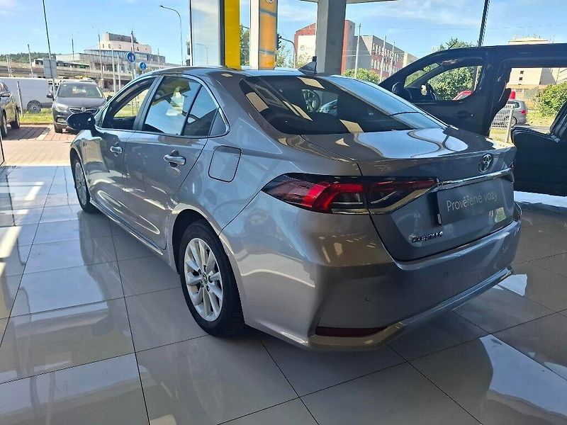 Toyota Corolla 1.6 VVT-i 97KW 2020 - fotka 4 z 12