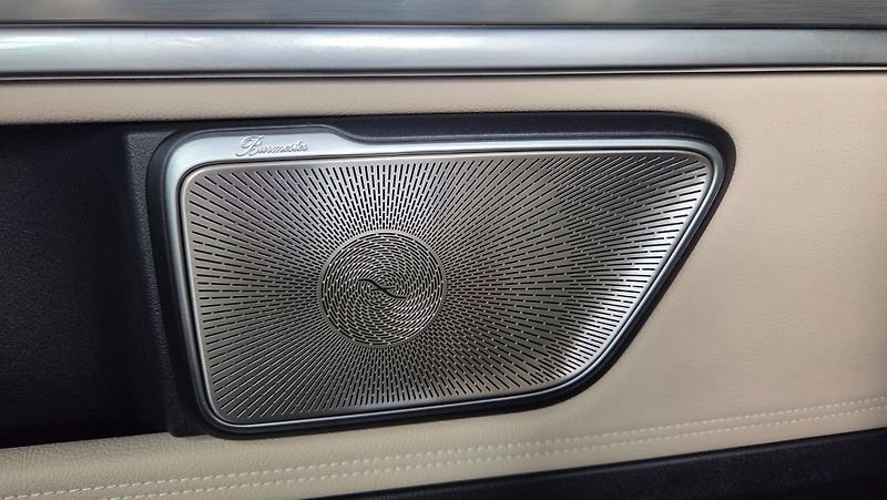 Mercedes-Benz Třídy V 300d Exclusive 4MATIC ACC - fotka 22 z 28