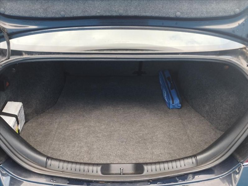 Ford Mondeo 1,8 Ghia - fotka 17 z 17
