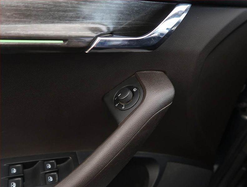 Škoda Octavia (2019) Scout 2.0 TDI, 4X4, Automat - fotka 23 z 23