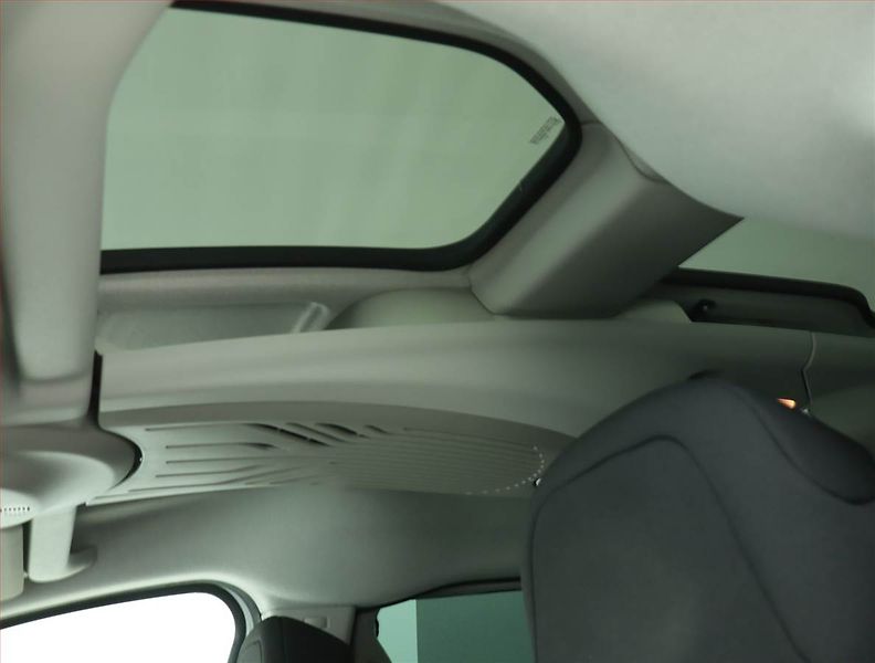 Peugeot Partner (2015) Allure 1.6 BlueHDi, 5Míst, ČR - fotka 15 z 15