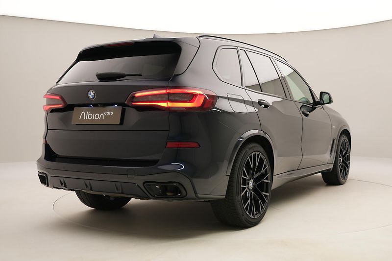 BMW X5 30d xDrive M-Paket REZERVACE - fotka 12 z 75
