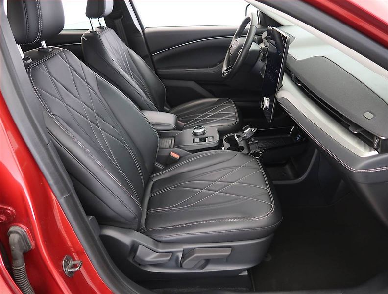 Ford Mustang Mach-E (2022) Standard Range RWD, SoH 93% - fotka 9 z 26