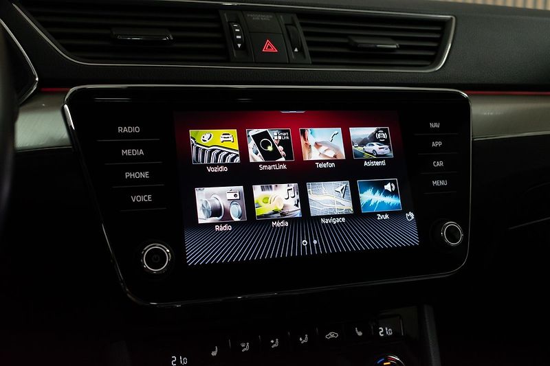 Škoda Superb 2.0TDI L&K*4xVÝHŘEV*DPH*ČR 1.M - fotka 32 z 49