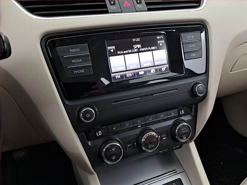 Škoda Octavia (2014) Ambition 1.6 TDI, 4X4 - fotka 12 z 16