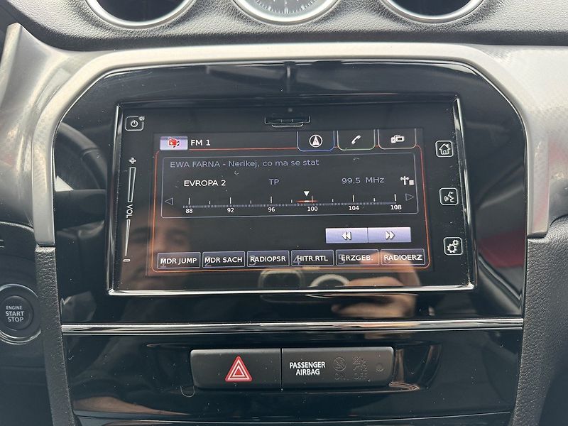 Suzuki Vitara (2017) 1.6i VVT LED Allgrip Kamera - fotka 13 z 50