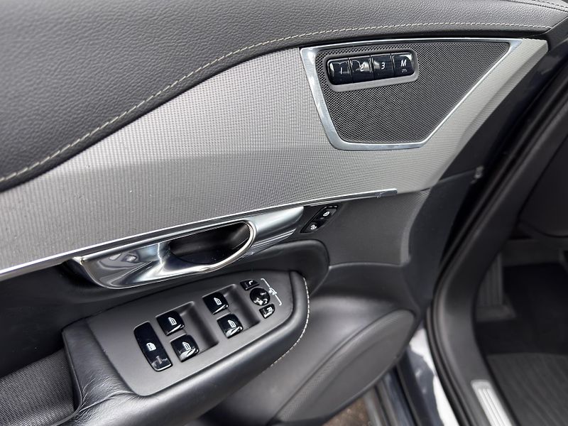 Volvo XC90 D5 AWD Inscription/PANO/7m* - fotka 11 z 49