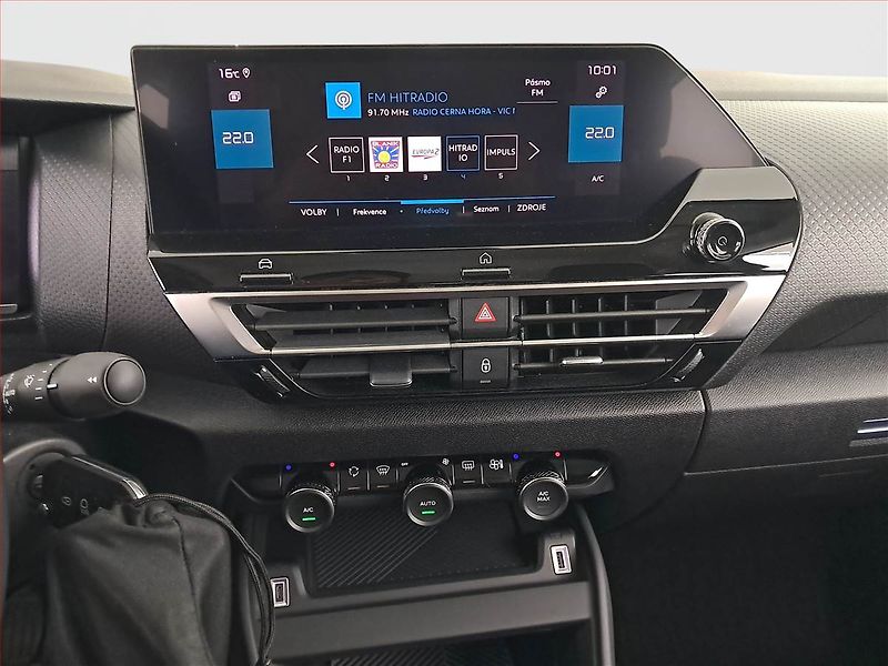 Citroën C4 (2022) 1.2 PureTech, ČR,1.maj - fotka 12 z 19
