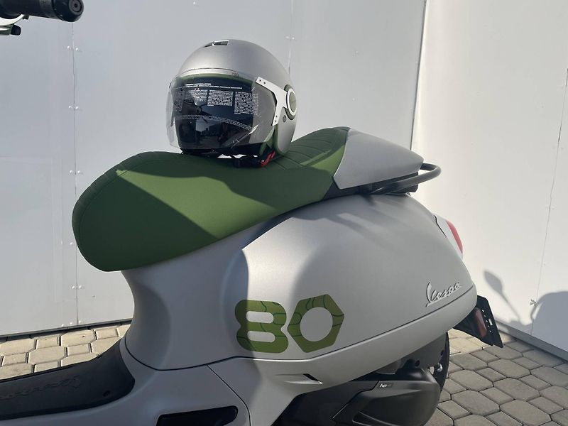 Vespa (2026) GTS 310 Edizione Ottantesimo - fotka 12 z 20