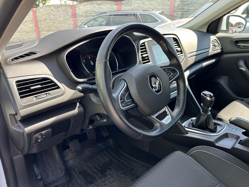 Renault Mégane (2016) 1.5 DCi 81KW - fotka 11 z 23