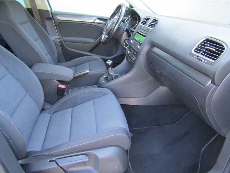 Volkswagen Golf (2011) 1.2 TSI 77kW - fotka 27 z 45
