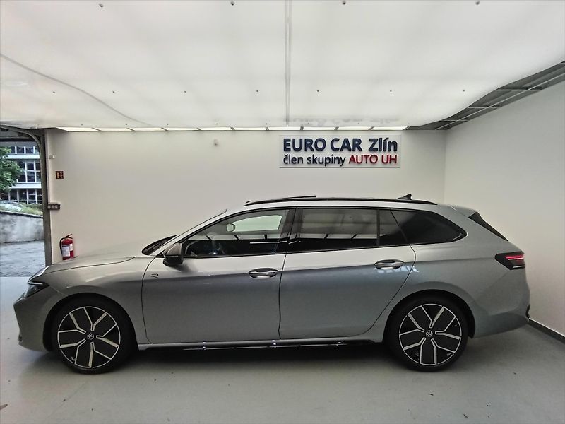 Volkswagen Passat 2,0 Rline People  TDI - fotka 3 z 19