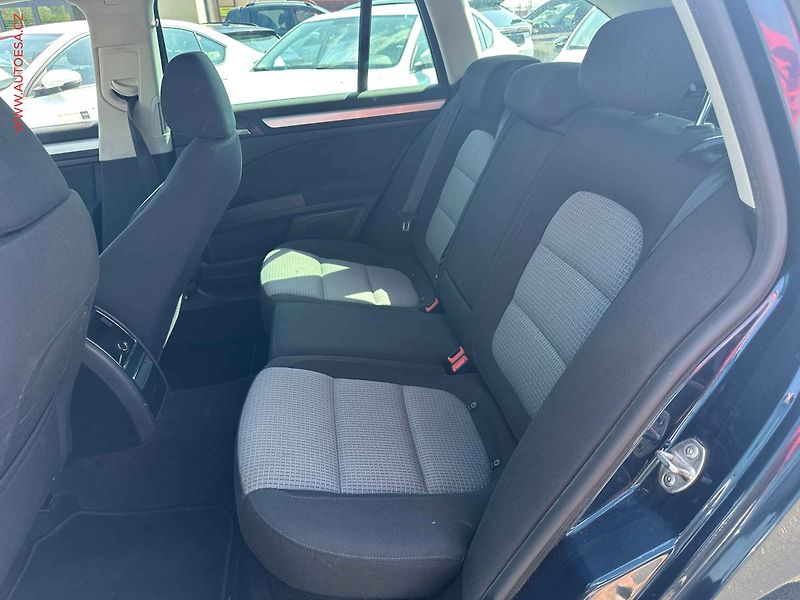 Škoda Superb (2011) 1.6 TDi, Ambition - fotka 10 z 18