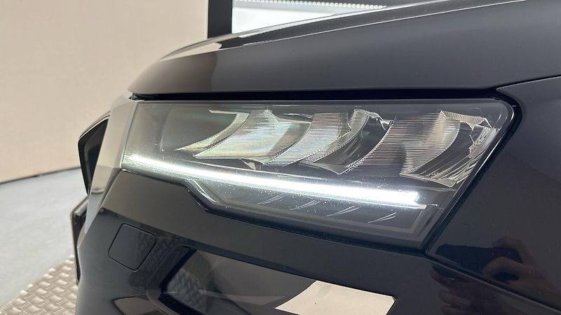 Škoda Karoq 1.5 TSI DSG Style - fotka 18 z 27