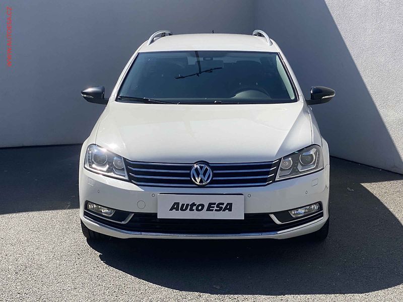 Volkswagen Passat (2014) 2.0 TDI, servis.kniha - fotka 2 z 17