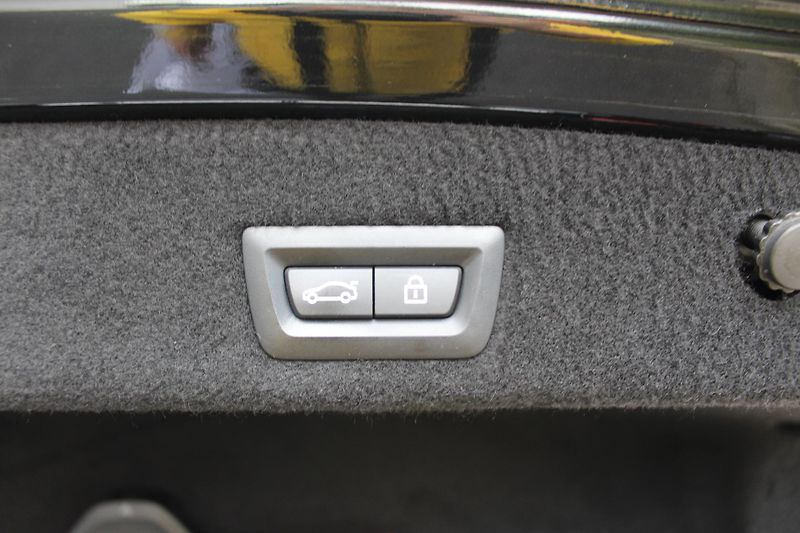 BMW Řada 7 740Ld xDrive Sedan - fotka 28 z 29