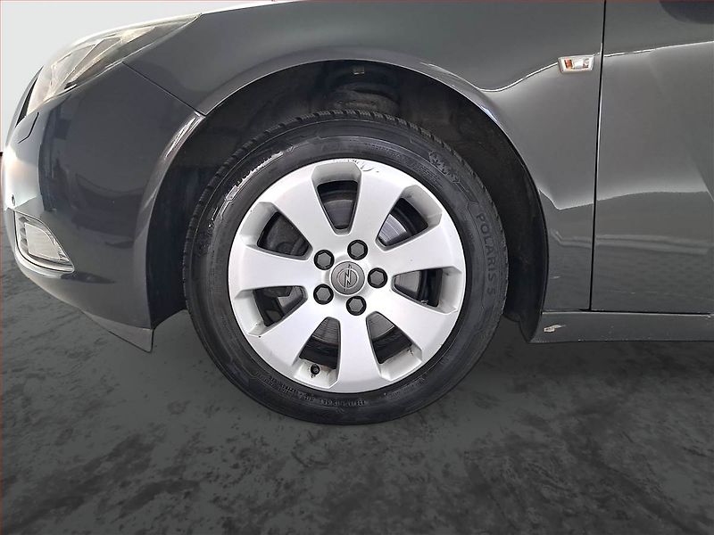 Opel Insignia (2013) 2.0 CDTI, Serv.kniha, Xenony - fotka 15 z 17