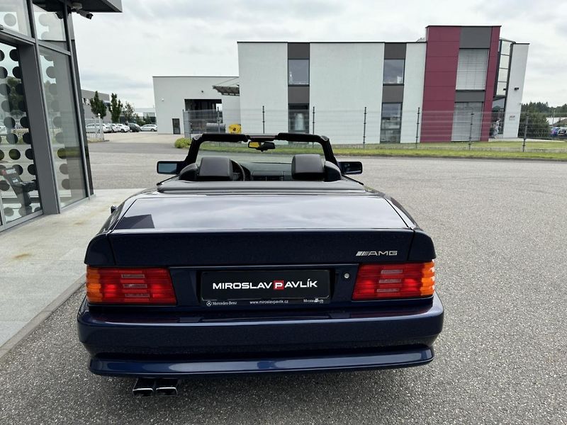 Mercedes-Benz SL 600 AMG - fotka 6 z 21