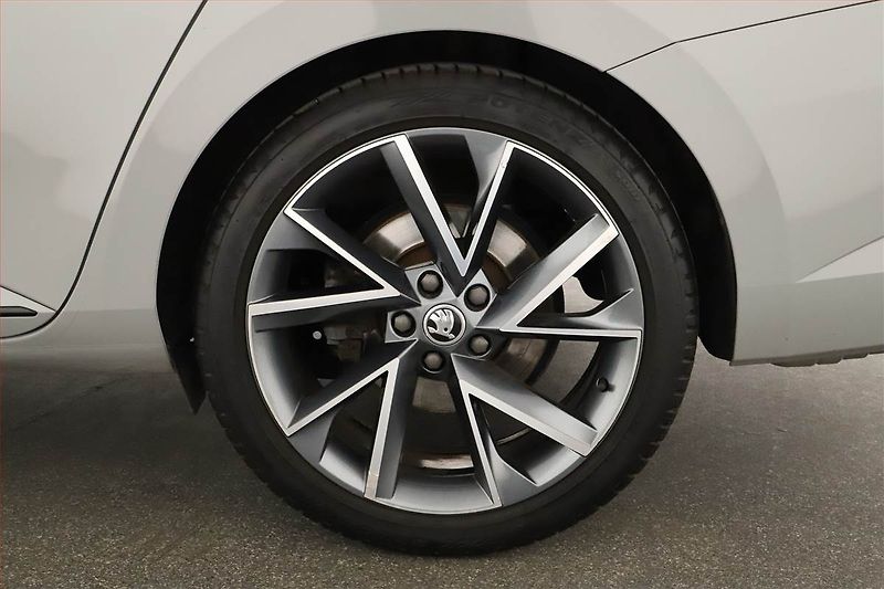Škoda Superb (2017) Sportline 2.0 TSI, Automat - fotka 20 z 20