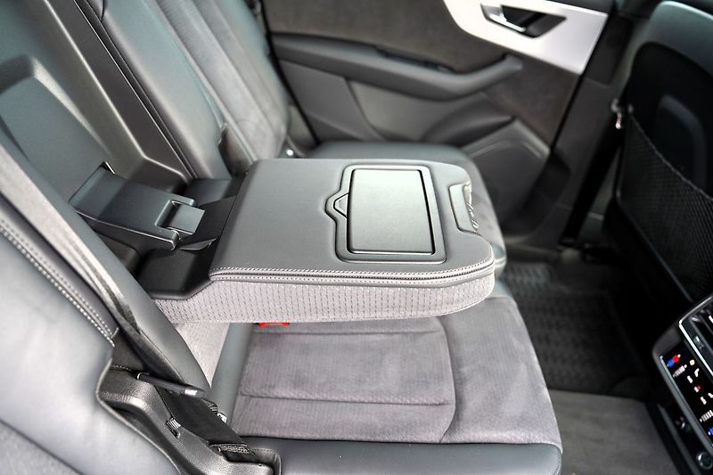 Audi Q7 50 TDI/Q/360/20/Sline/DPH - fotka 31 z 50
