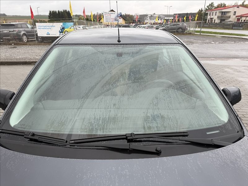 Ford Focus 1,6 i 16V 74kw Klima Tažné 2sa - fotka 3 z 20