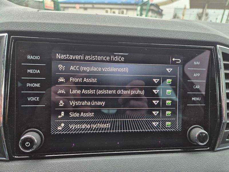 Škoda Karoq 1,5 TSI DSG Top Selection, pan - fotka 24 z 28