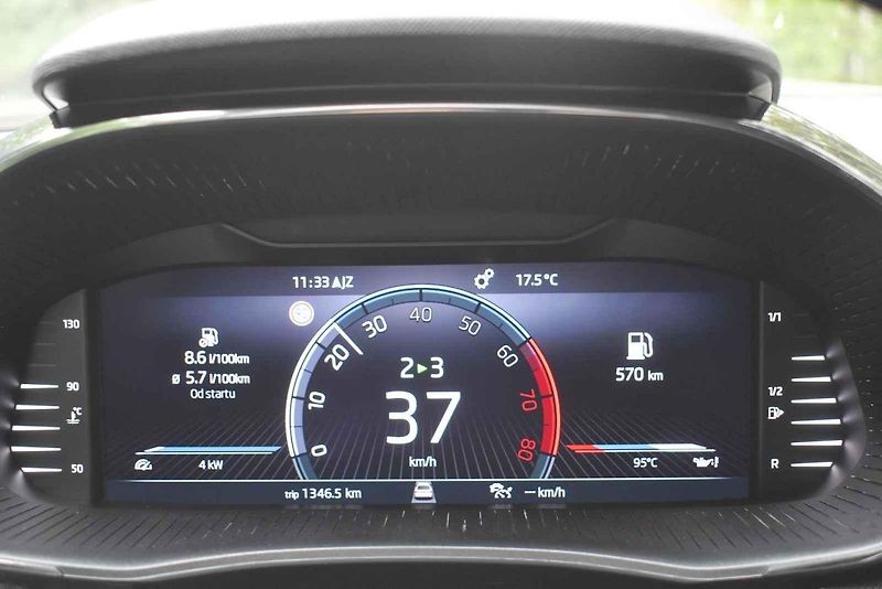 Nová Fabia v Jizerských horách s výhledem na Ještěd