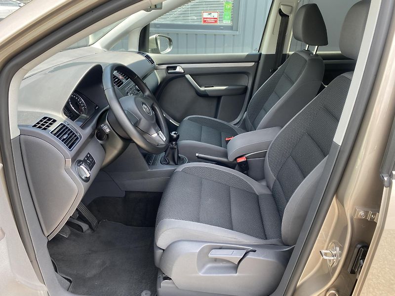 Volkswagen Touran 1.2 TSI 77kW-CLIMATRONIC-NAVI - fotka 14 z 41