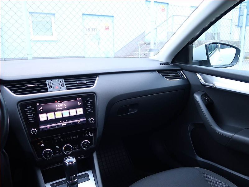 Škoda Octavia (2018) 1.6 TDI, Automat, Navi - fotka 8 z 18