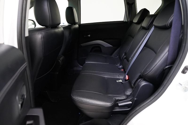 Mitsubishi Outlander - fotka 21 z 22