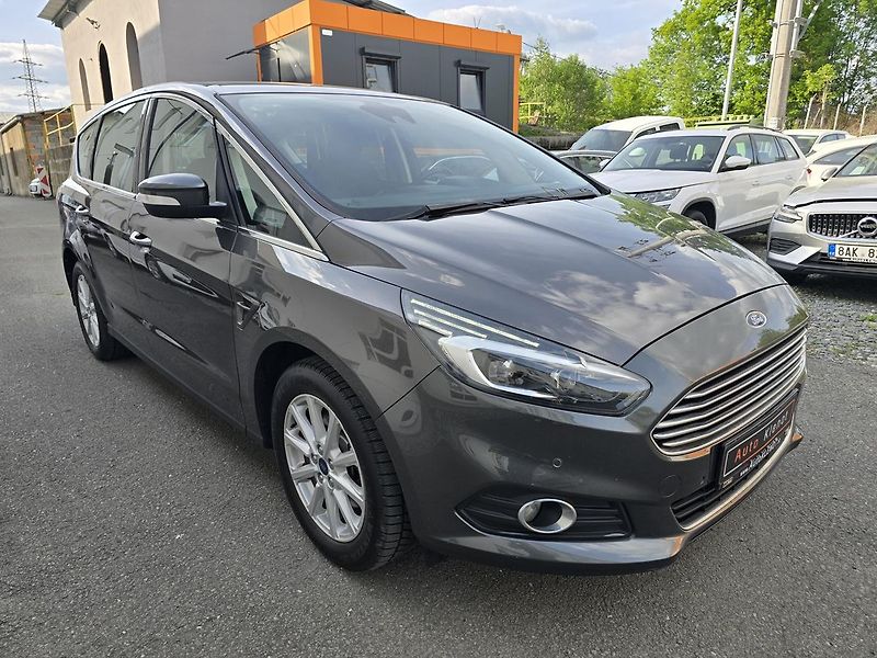 Ford S-MAX TITANIUM 2.0 132kW LED + NAVI - fotka 2 z 42