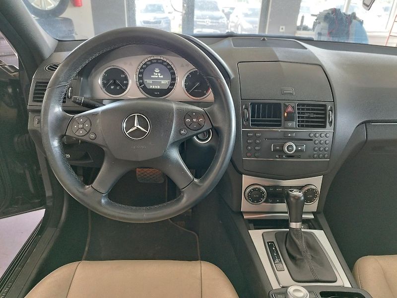Mercedes-Benz Třídy C (2008) 320CDI,191KW,4MATIC,NAVI,ALU - fotka 19 z 27