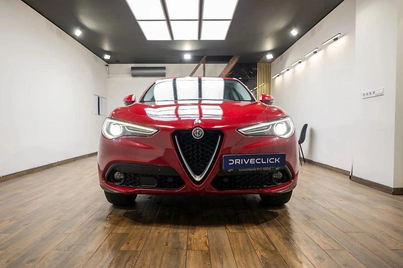 Alfa Romeo Stelvio Q4 2.2 JTD 154 kW - fotka 2 z 35