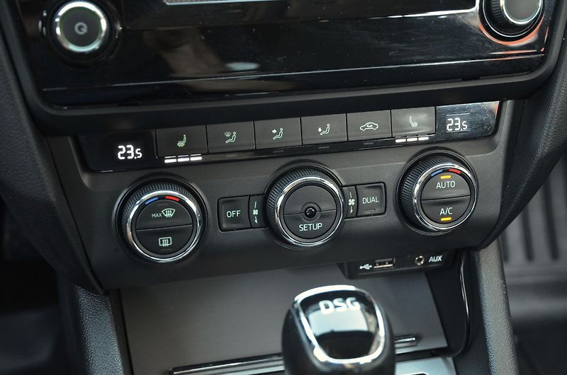 Škoda Octavia (2014) 2.0 TDi 110kW DSG AMB./ TAŽNÉ - fotka 25 z 33