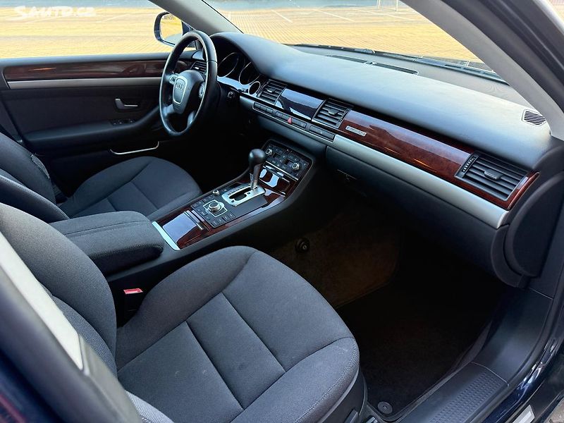 Audi A8 (2008) 3.2 V6, 191kw 4x4 Původ ČR - fotka 8 z 24
