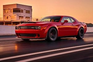 Dodge Challenger SRT Demon.