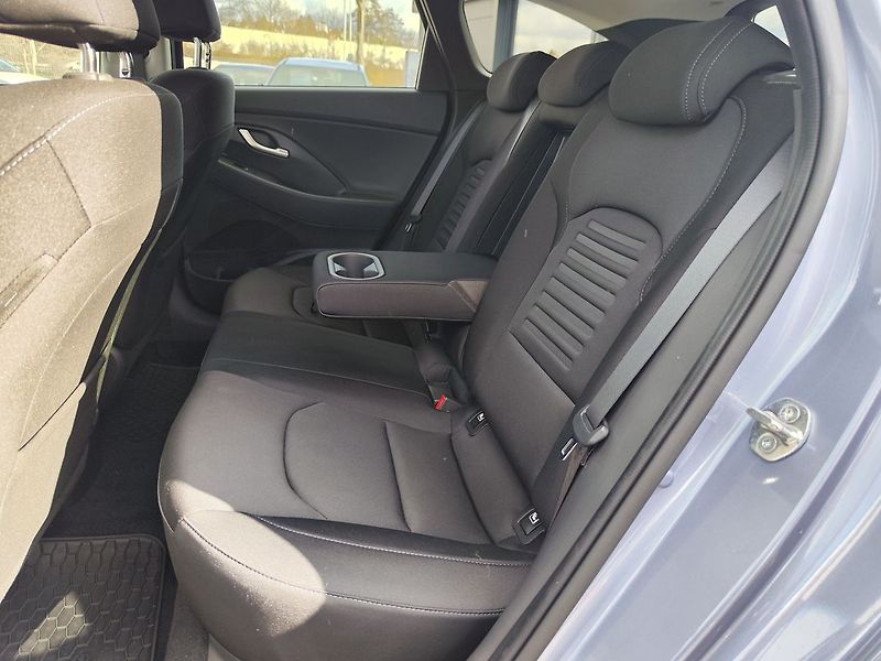 Hyundai i30 1.5 T-GDI/103kW Style Safety - fotka 11 z 34
